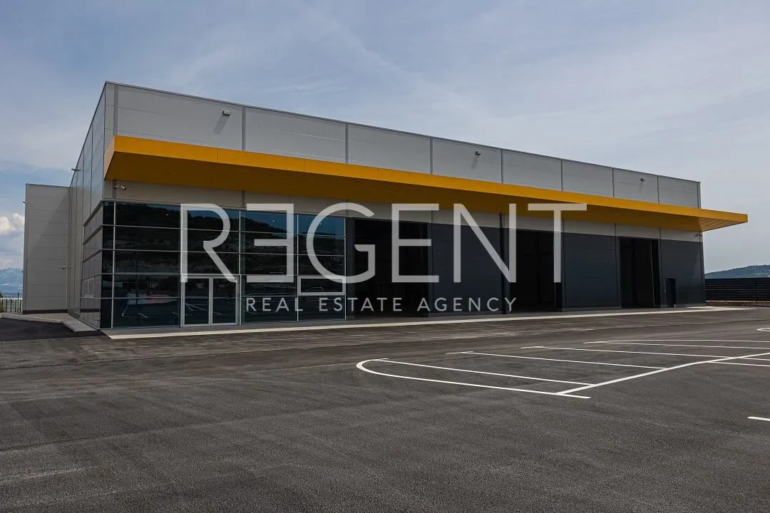 Trogir, Plano - Trgovačko-prodajno skladište 1600 m2