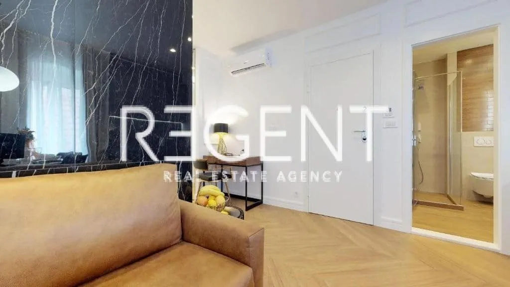 split, centar - dioklecijanova palača dva studio apartmana 65 m2 - slika 2