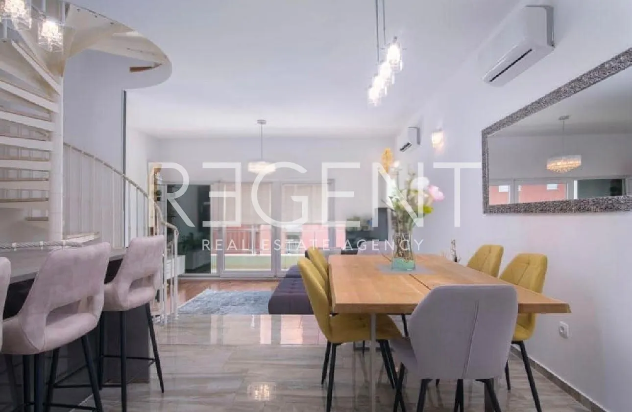 trogir, okrug gornji - trosoban stan s garažom i pogledom na more 123 m2 - slika 7
