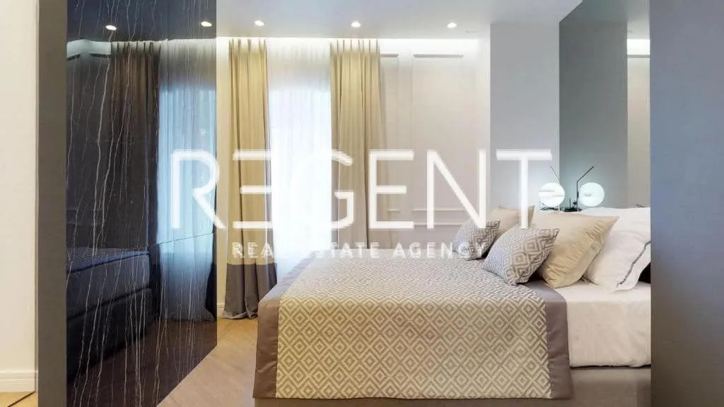 split, centar - dioklecijanova palača dva studio apartmana 65 m2 - slika 13