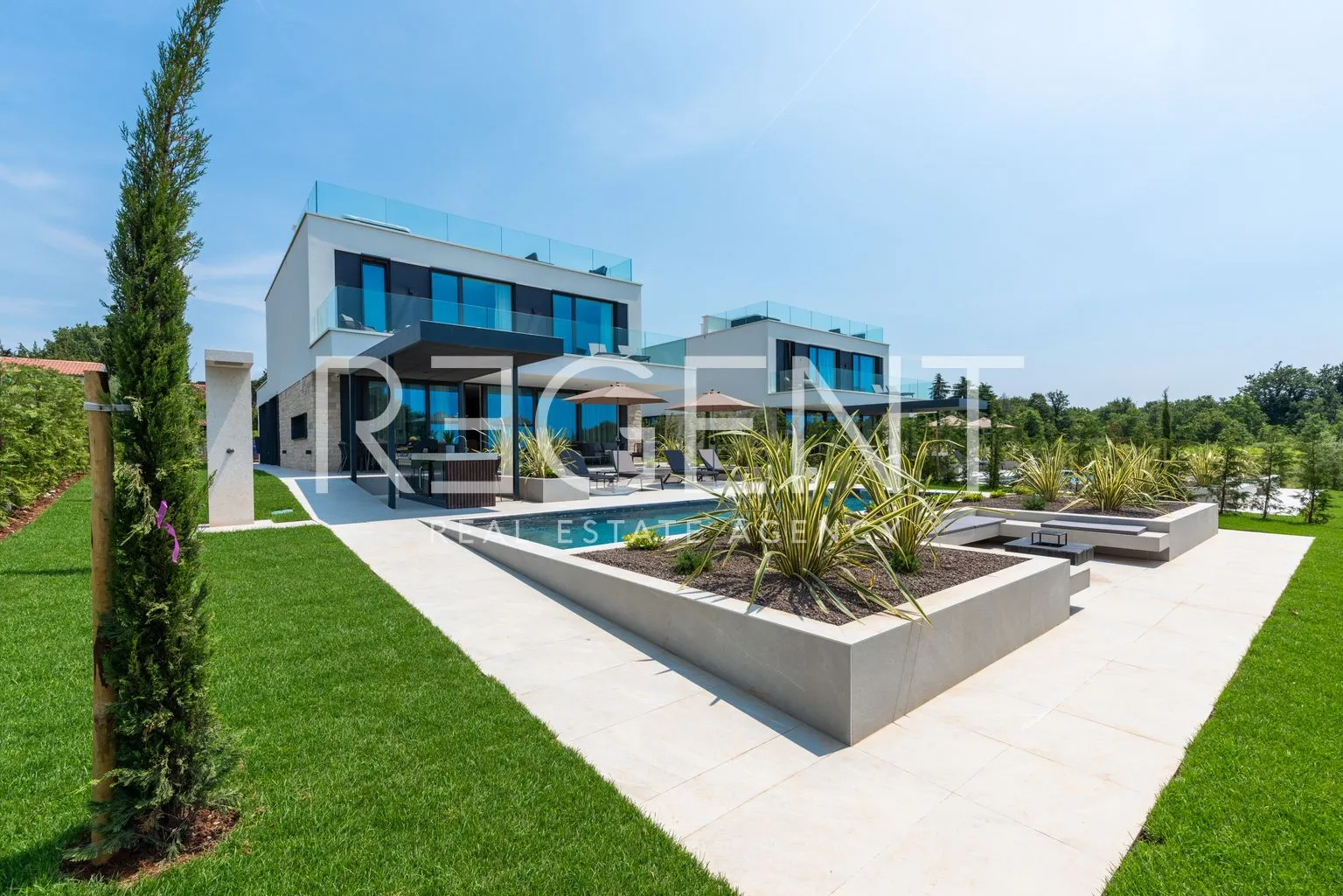 istra, poreč – dizajnerska vila s pogledom na more 310 m2 - slika 2