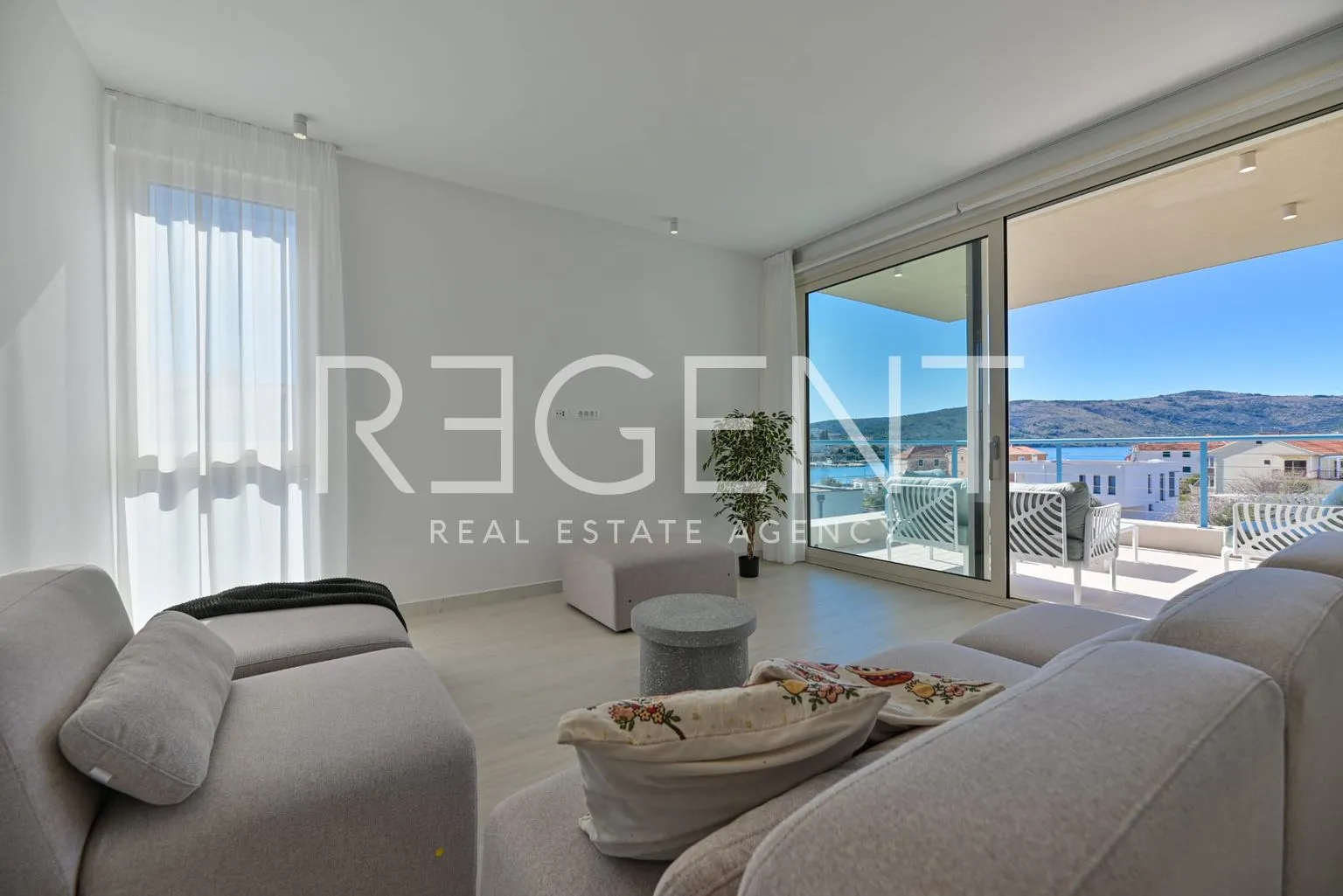 seget vranjica – moderna duplex vila s dva bazena i pogledom na more - slika 22
