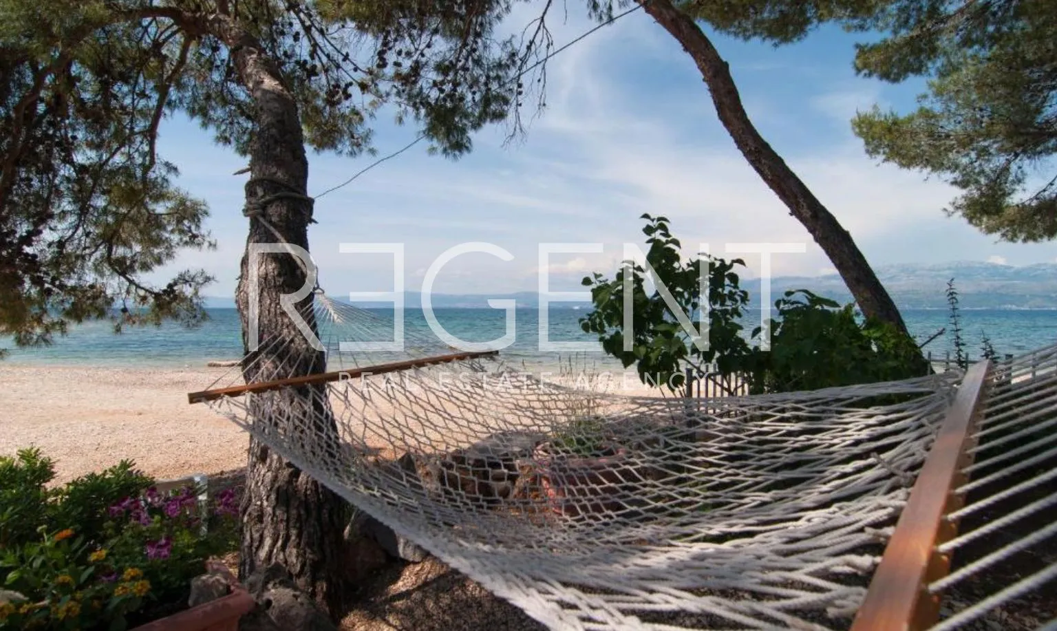 brač, mirca - vila s bazenom prvi red uz more - slika 9