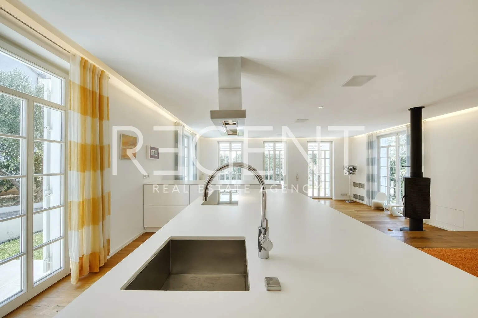 zadar - luksuzna vila prvi red uz more 210 m2 - slika 15