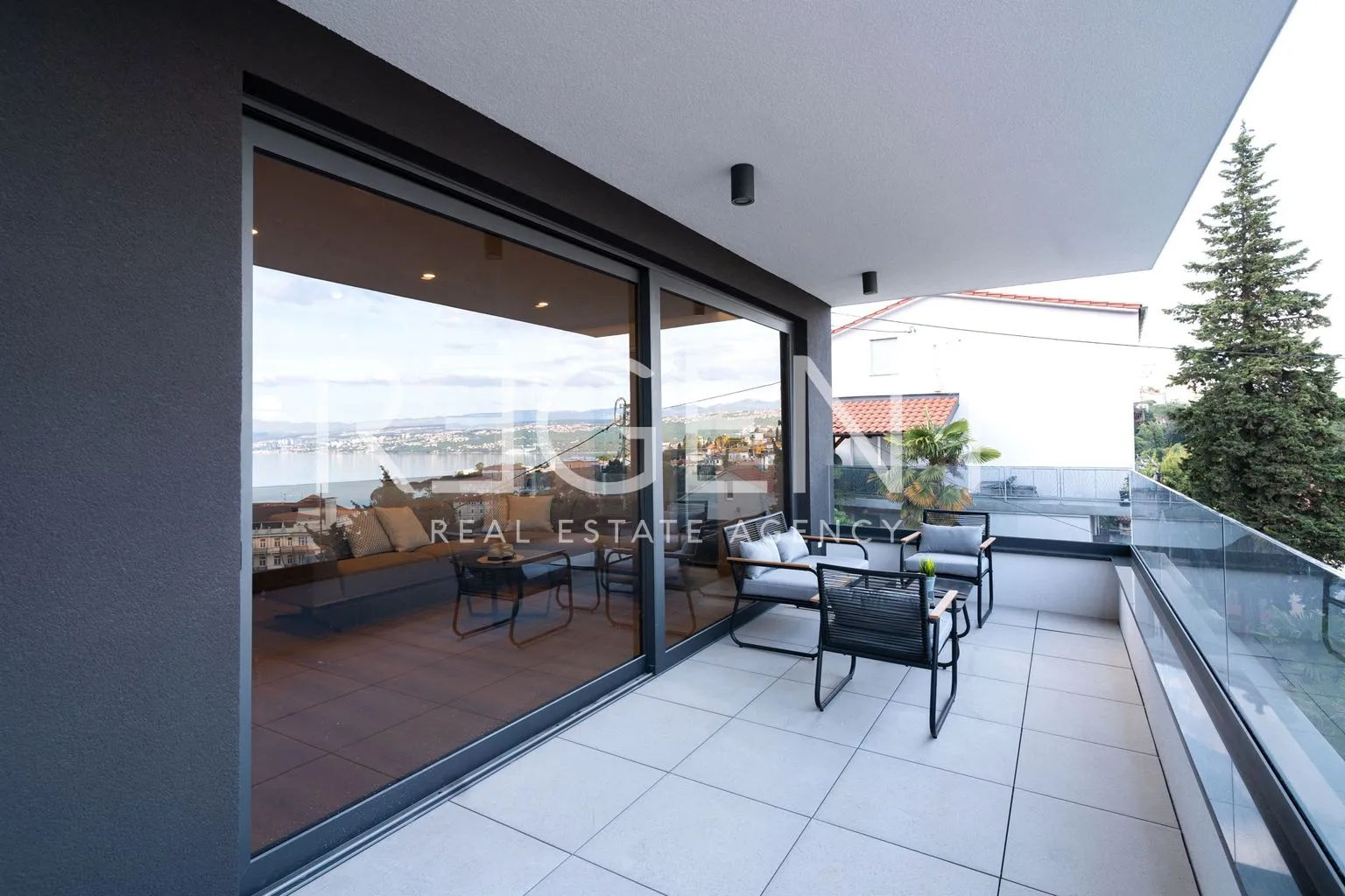 opatija – moderan trosoban stan s pogledom na more 139,9 m2 - slika 16
