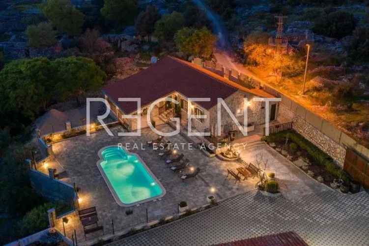 šibenik, rogoznica- kamena kuća s bazenom i pogledom na more 100 m2 - slika 2