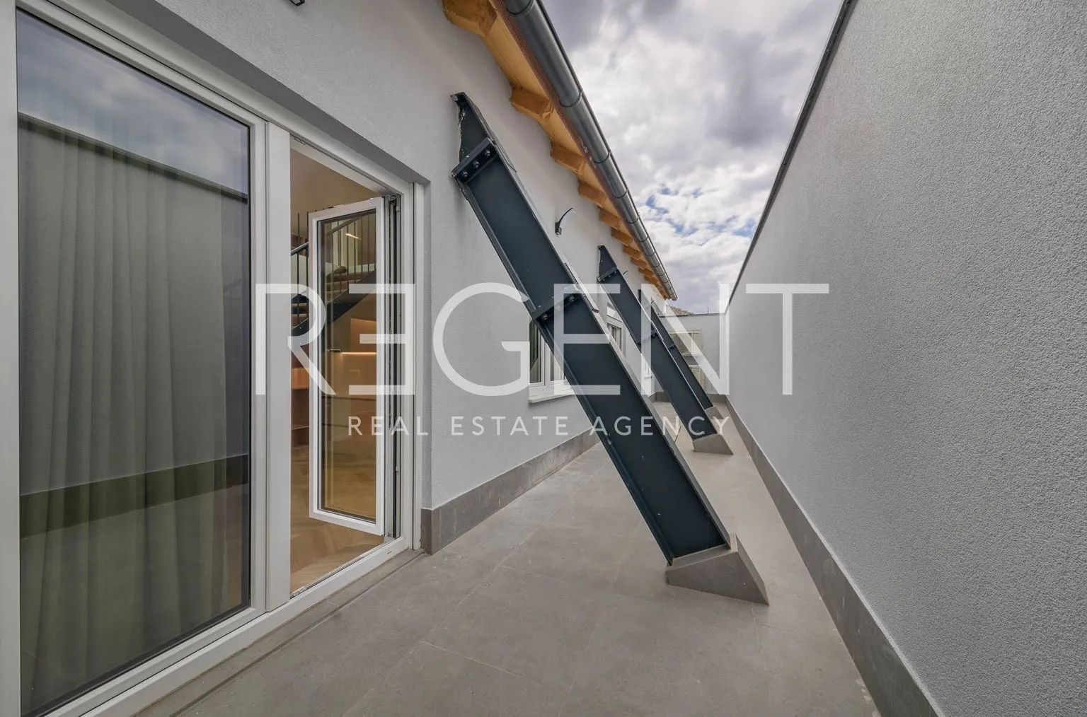 zagreb, centar – luksuzan dvoetažan penthouse 150 m² - slika 11