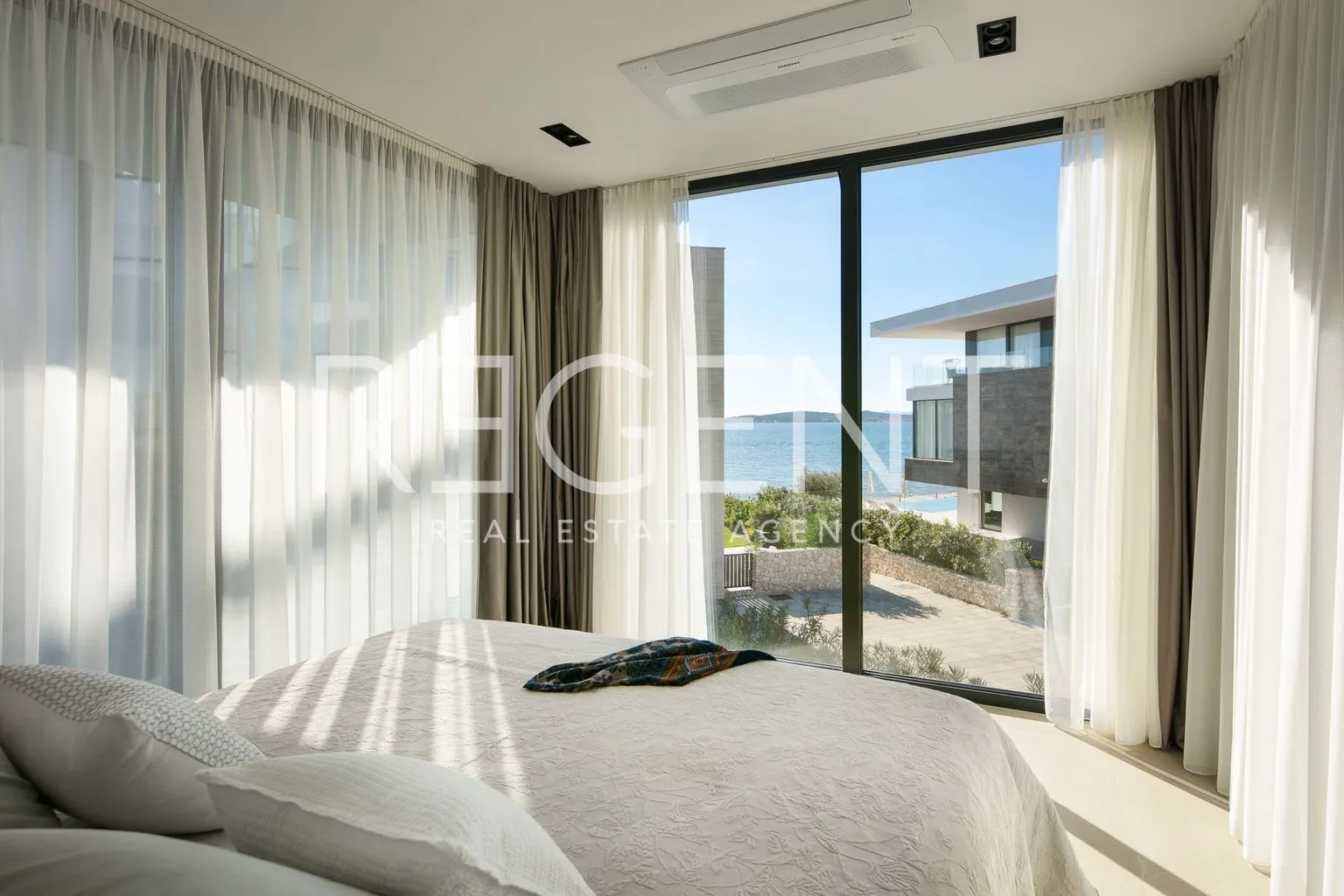 sukošan – luksuzna moderna vila s bazenom 495 m2 - slika 17
