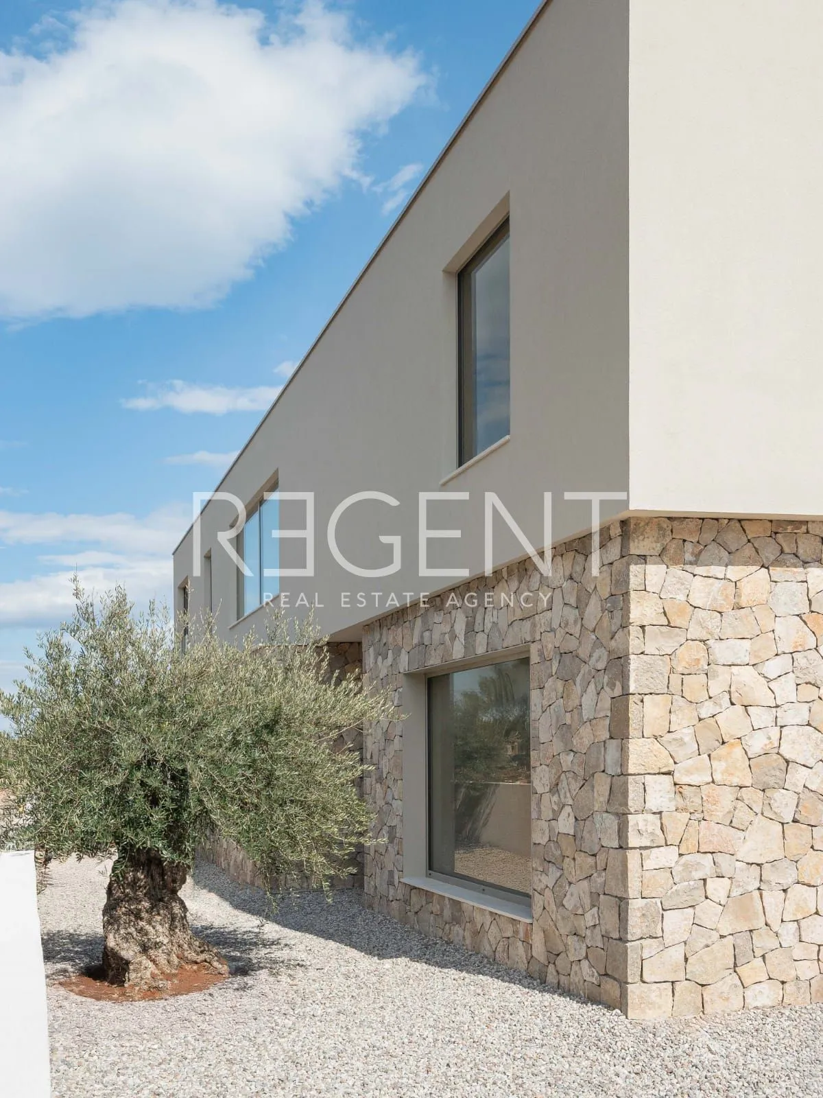 šolta - moderna vila s bazenom - slika 11