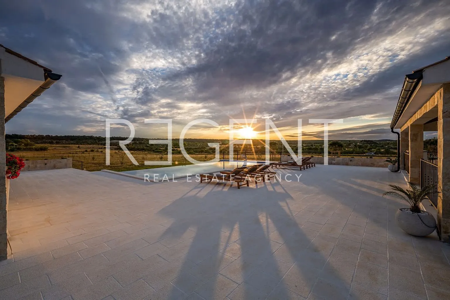 zadar, sv. filip i jakov - rustikalna vila na zemljištu od 30.000 m² - slika 4