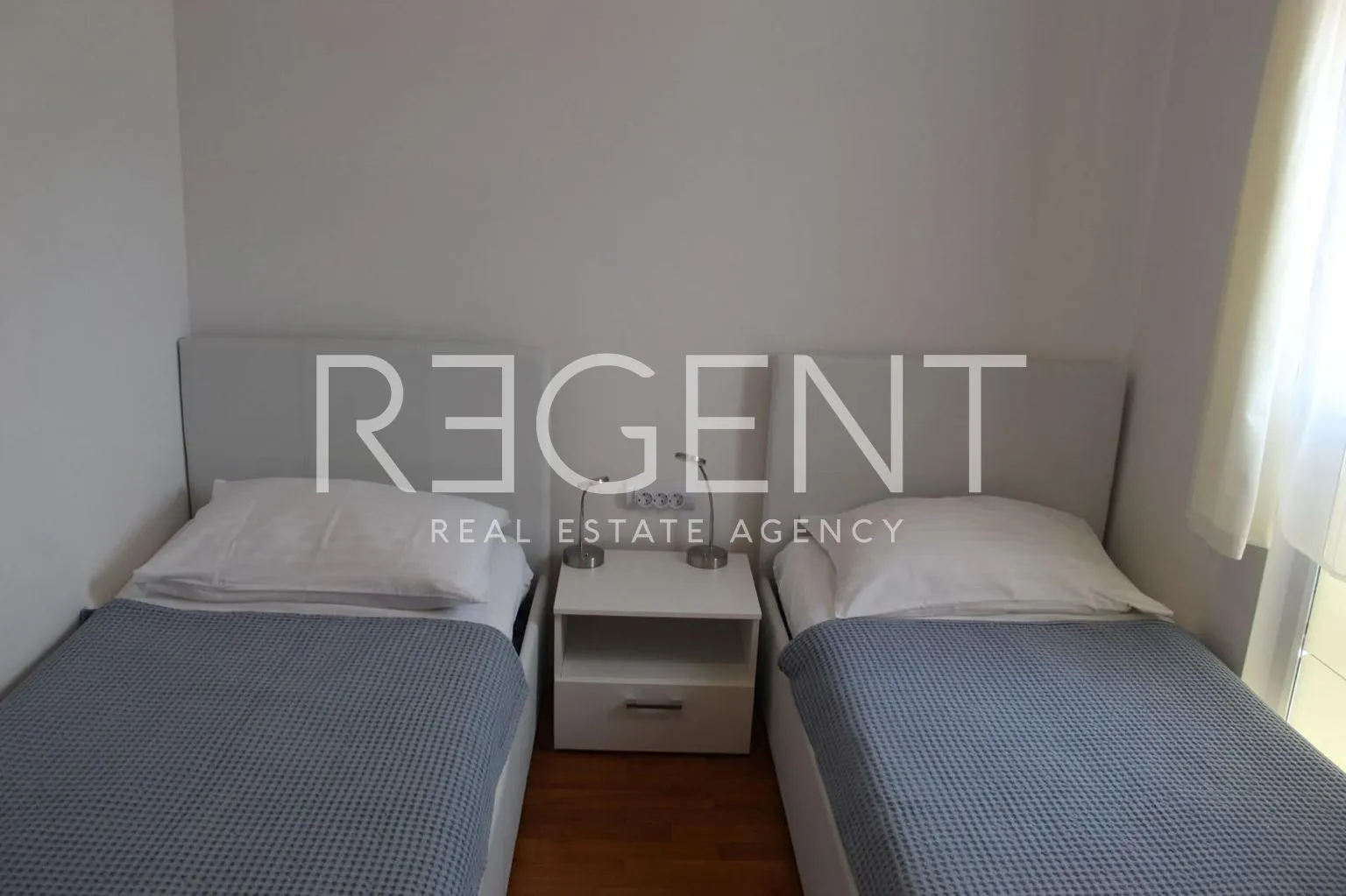 split, žnjan - trosoban stan s loggiom i pogledom na more - slika 9