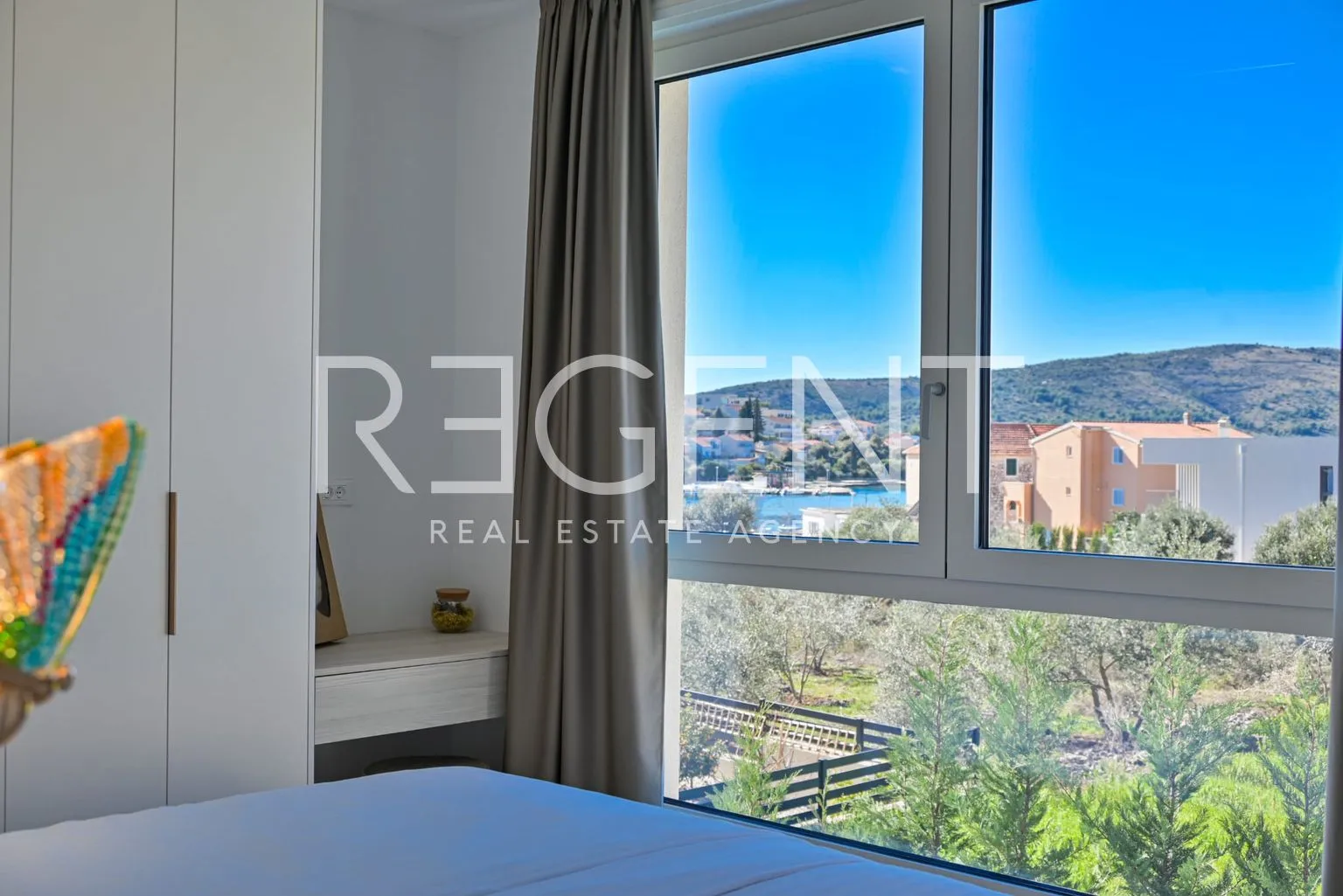 seget vranjica – moderna duplex vila s dva bazena i pogledom na more - slika 37