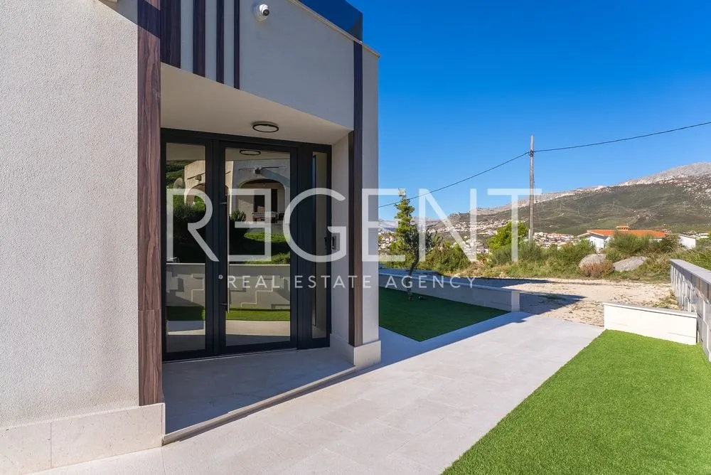 split, strožanac - moderna vila s pogledom na more, bazenom i pomoćnim objektom 50 m2 - slika 19