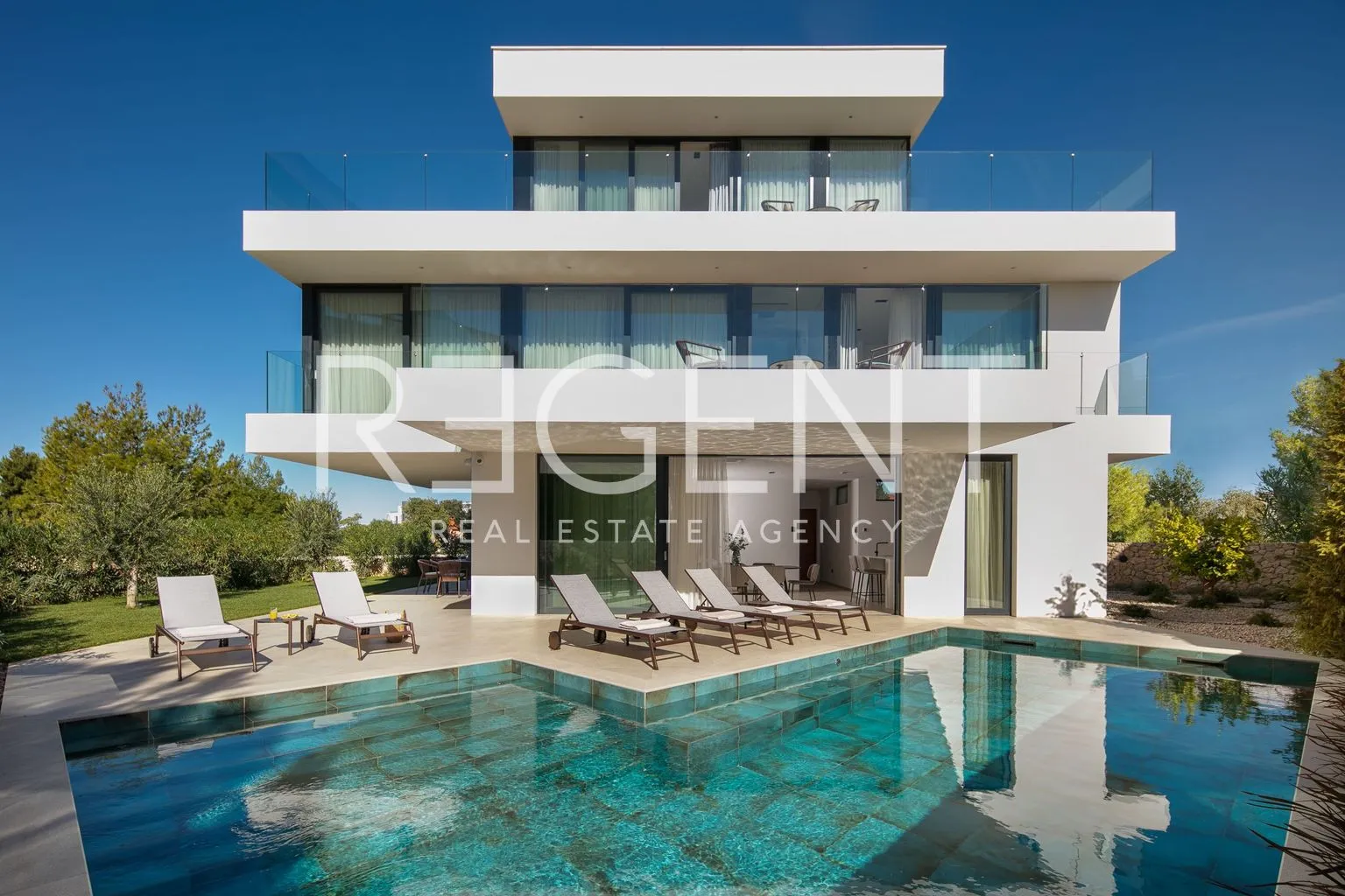 Sukošan – Luksuzna moderna vila s bazenom 495 m2