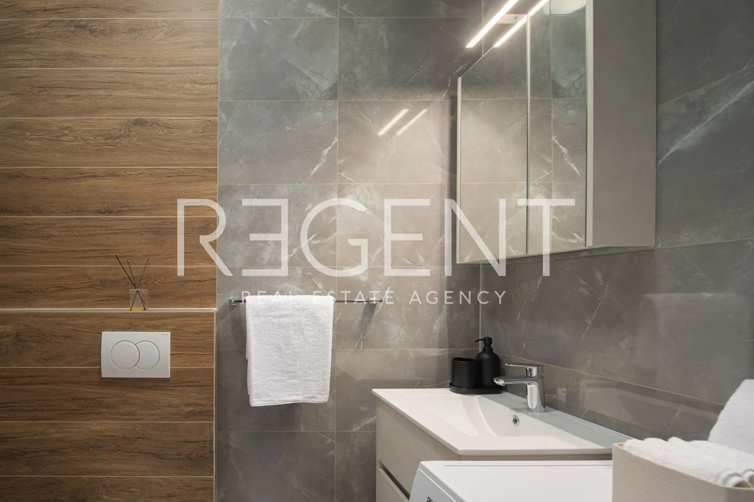 zagreb, trnje – elegantan trosoban apartman s balkonom - slika 12