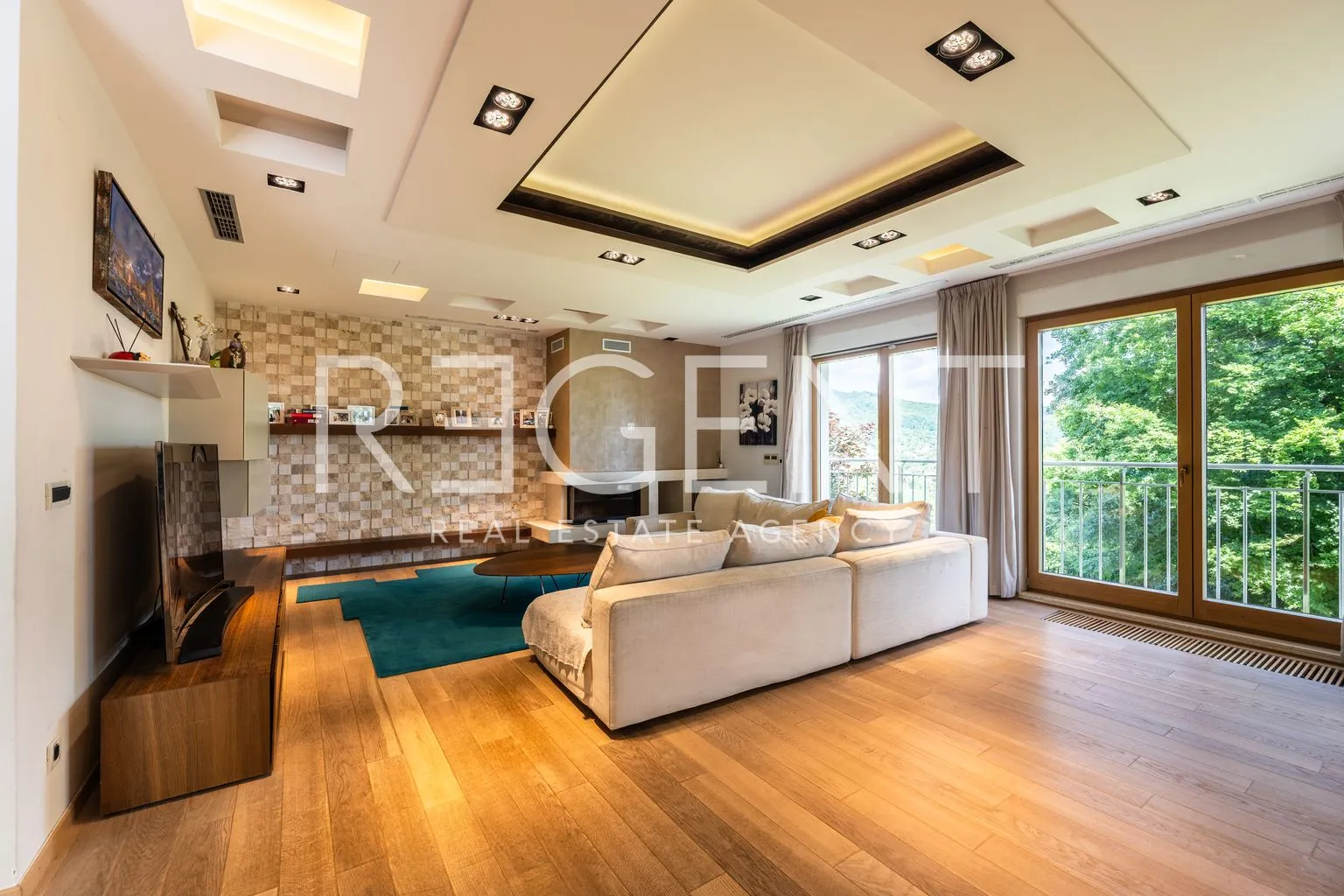 kuća 376 m², gornje prekrižje — parcela 704 m² - slika 2