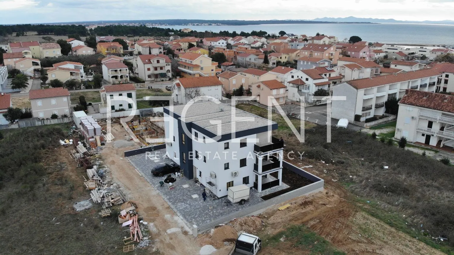zadar, privlaka - luksuzan trosoban stan u blizini mora , novogradnja - slika 7