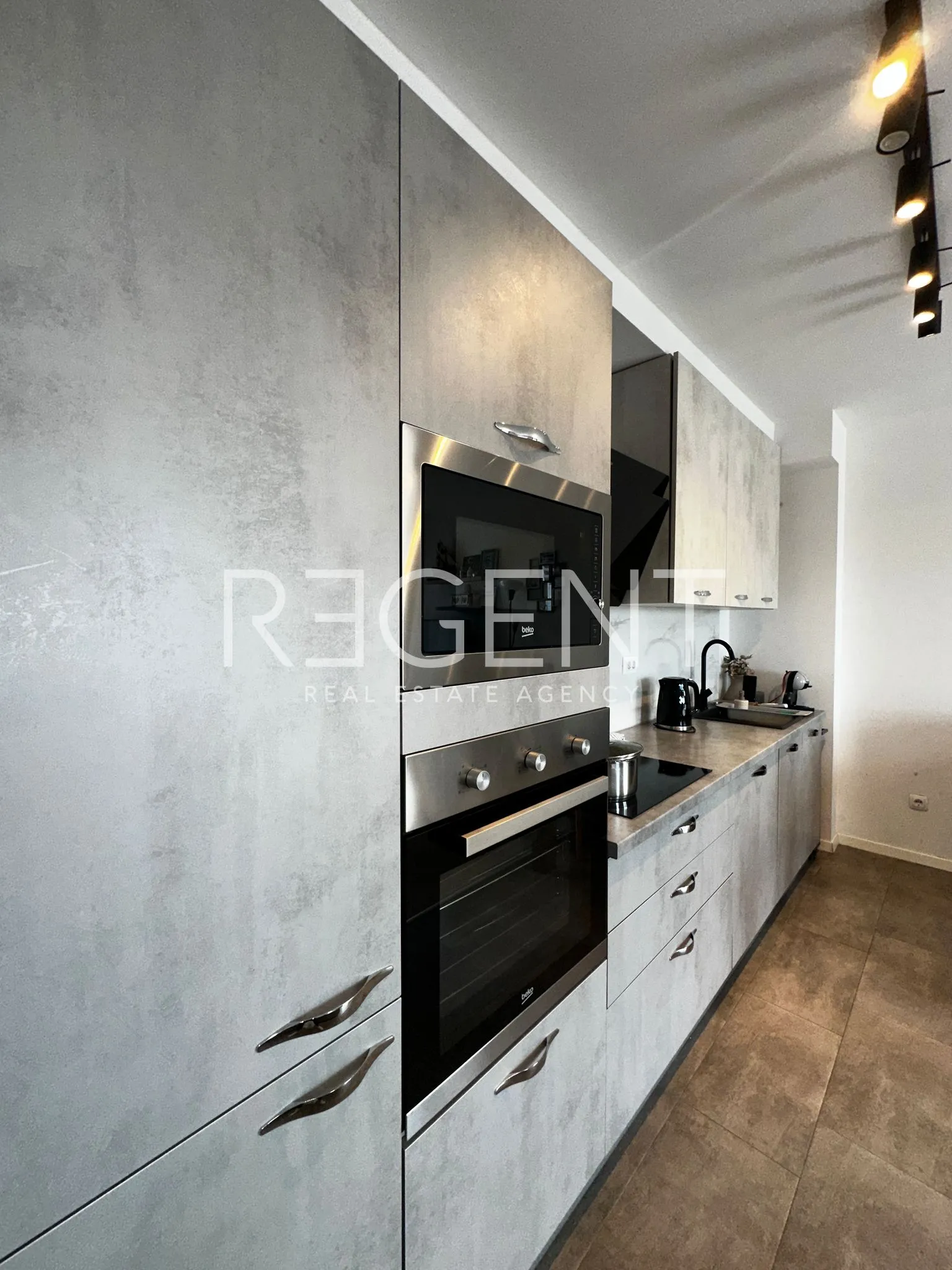 kila, split- dvosoban stan 51 m2 s balkonom - slika 8