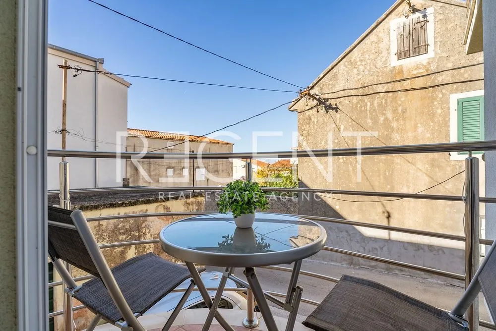 makarska, centar - apartmanska kuća u blizini centra bruto površine 186 m2 - slika 26
