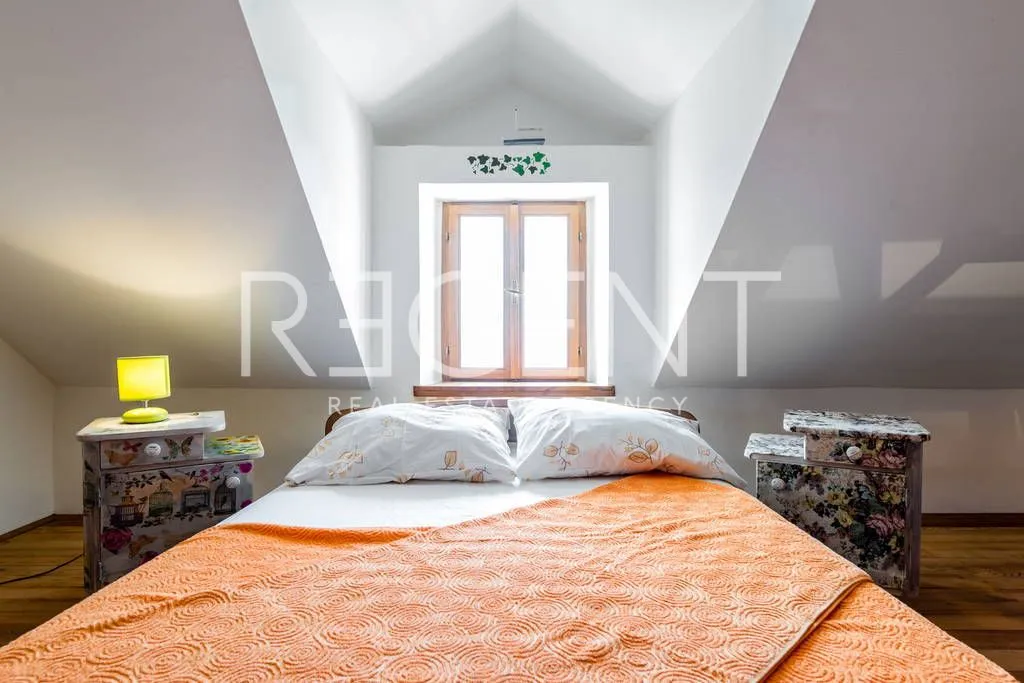 brač, bol - kamena kuća sa četiri apartmana - slika 27