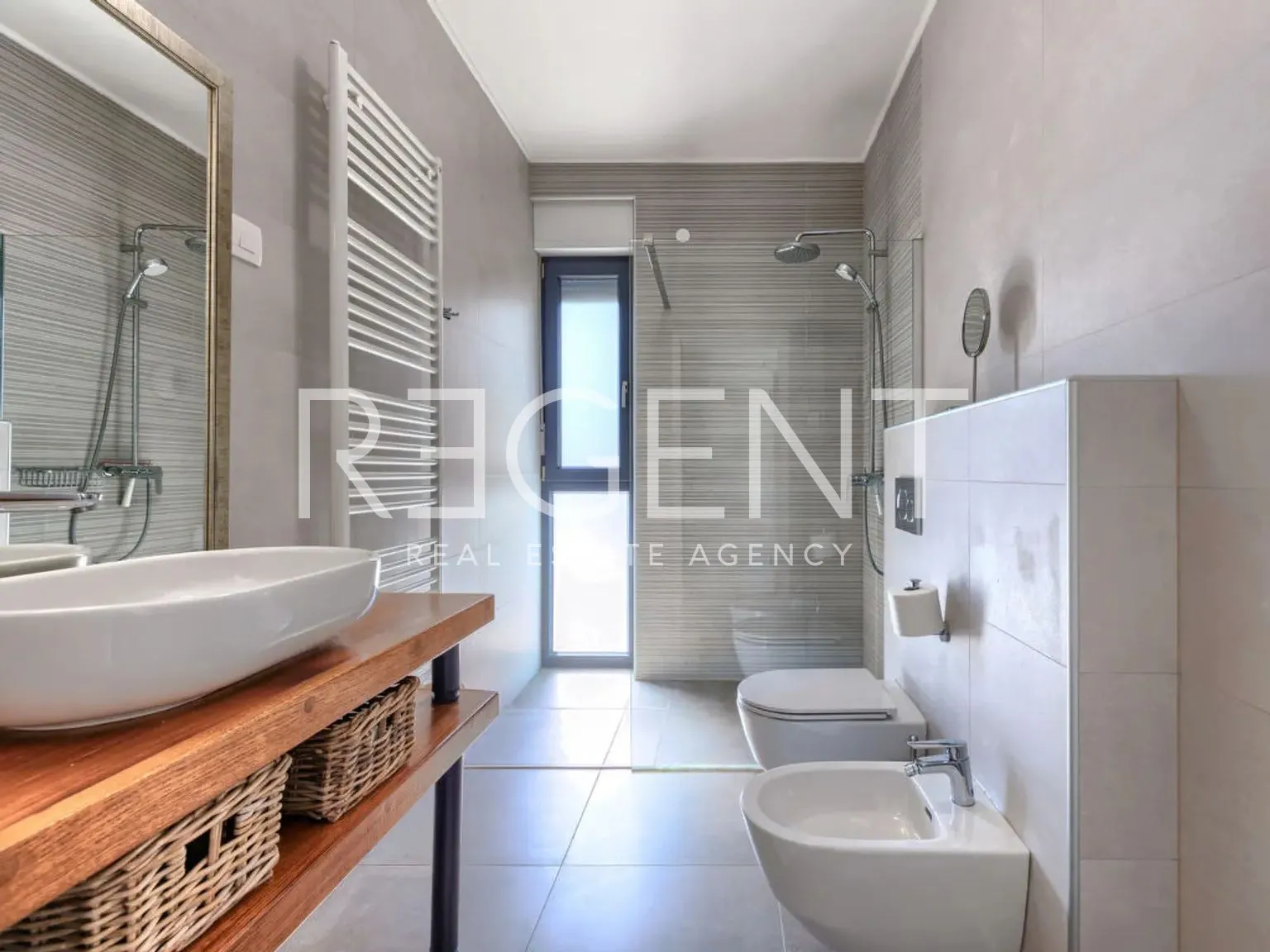 istra, novigrad - atraktivna vila s bazenom 250 m2 - slika 21