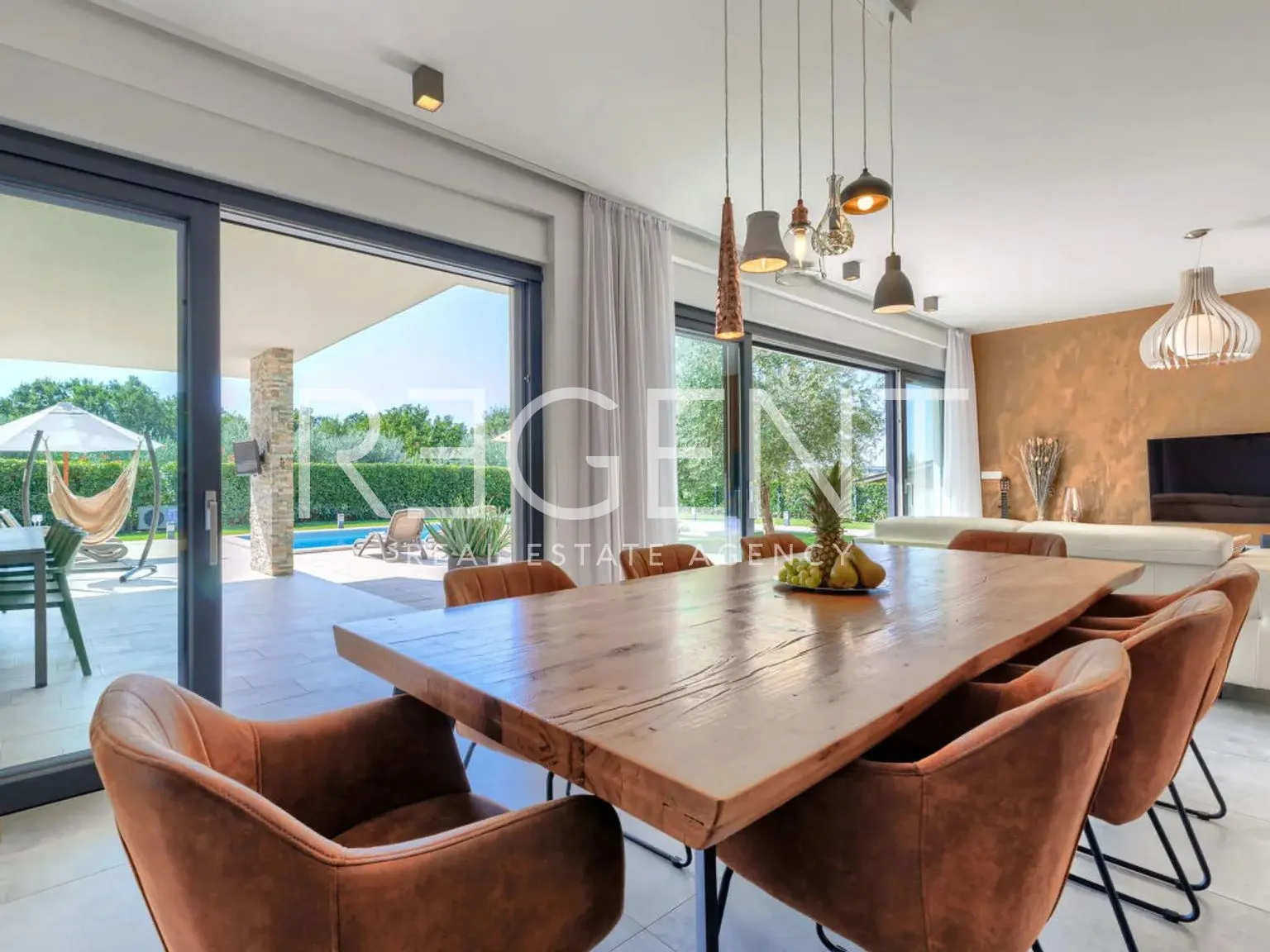 istra, novigrad - atraktivna vila s bazenom 250 m2 - slika 7