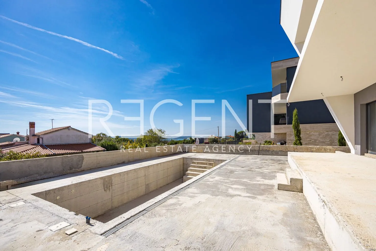 istra, medulin - moderna vila 300 m2 - slika 10
