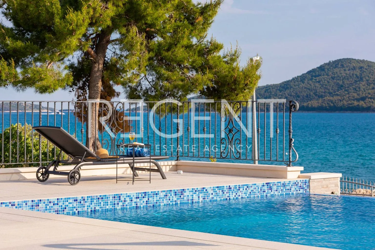 šibenik - prekrasna luksuzna vila uz more 1000 m2 - slika 37