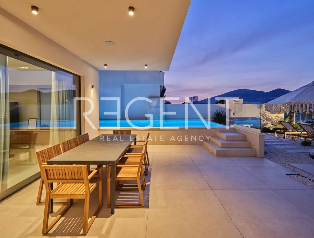 trogir - moderna villa s pogledom na more 341 m2 - slika 30