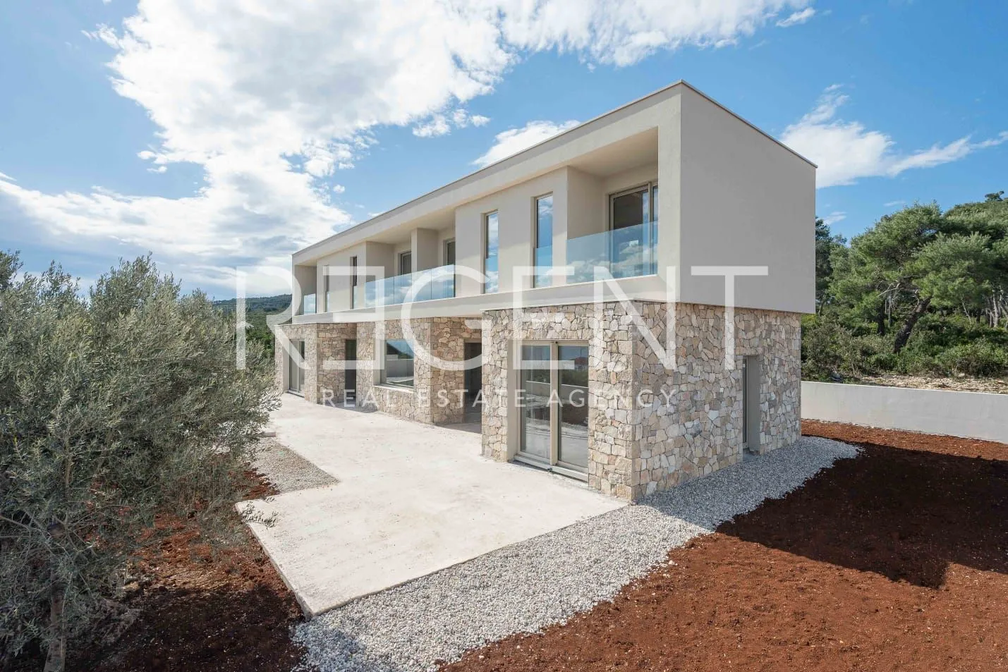 šolta - moderna vila s bazenom - slika 8