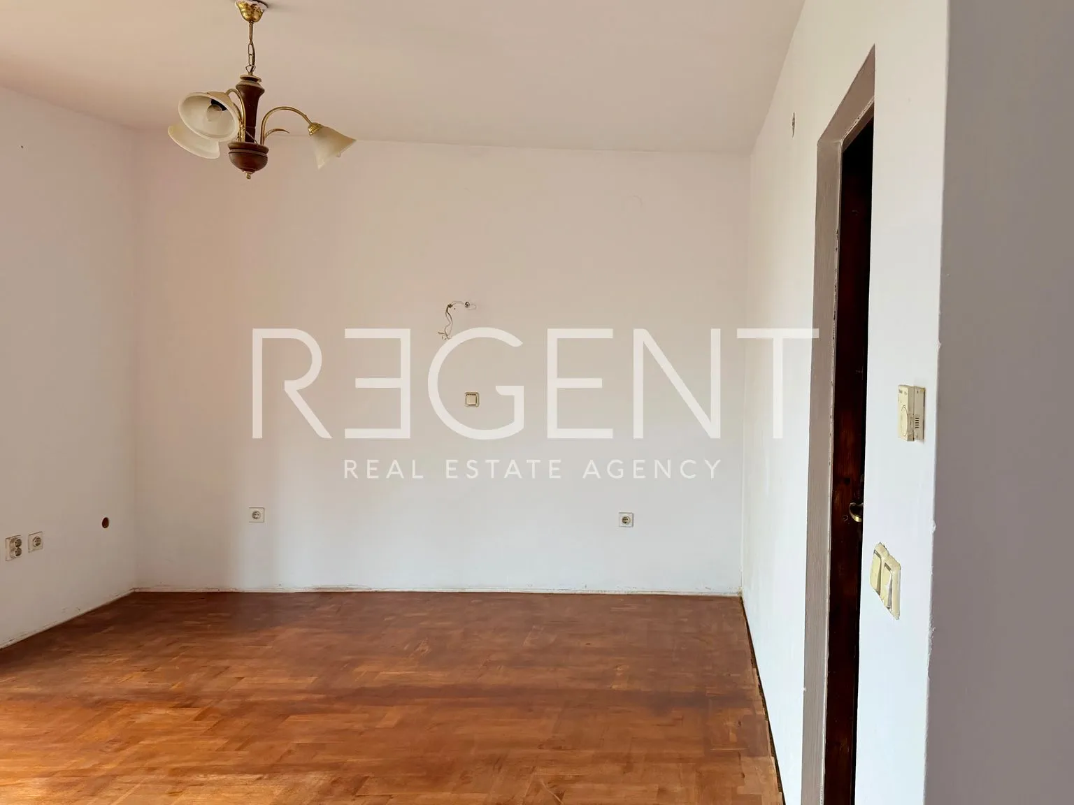 zagreb, mikulići – očuvana kuća za adaptaciju s vrtom i garažom - slika 3