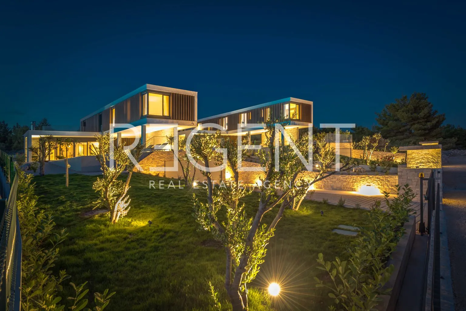 primošten - vila s bazenom i pogledom na more - slika 21