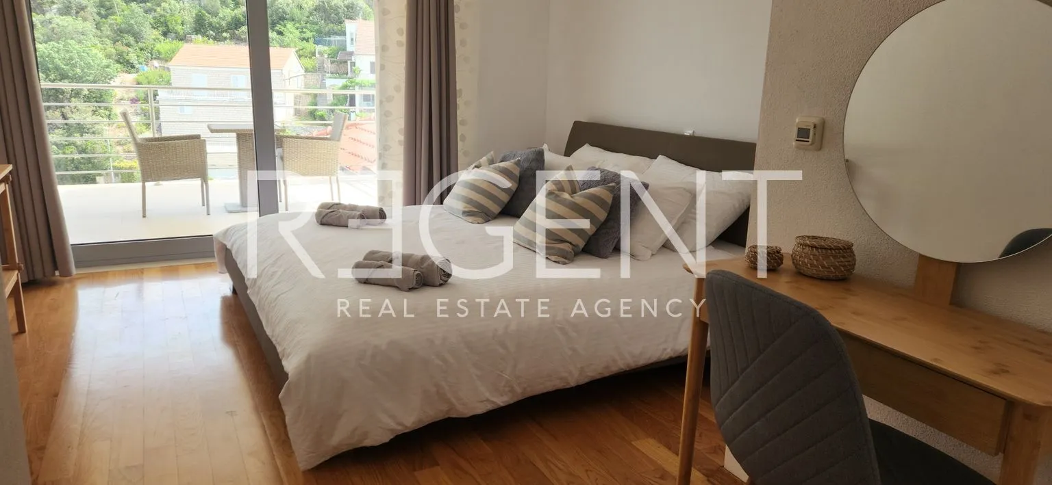 korčula, žrnovo - vila prvi red uz more 280 m2 - slika 3