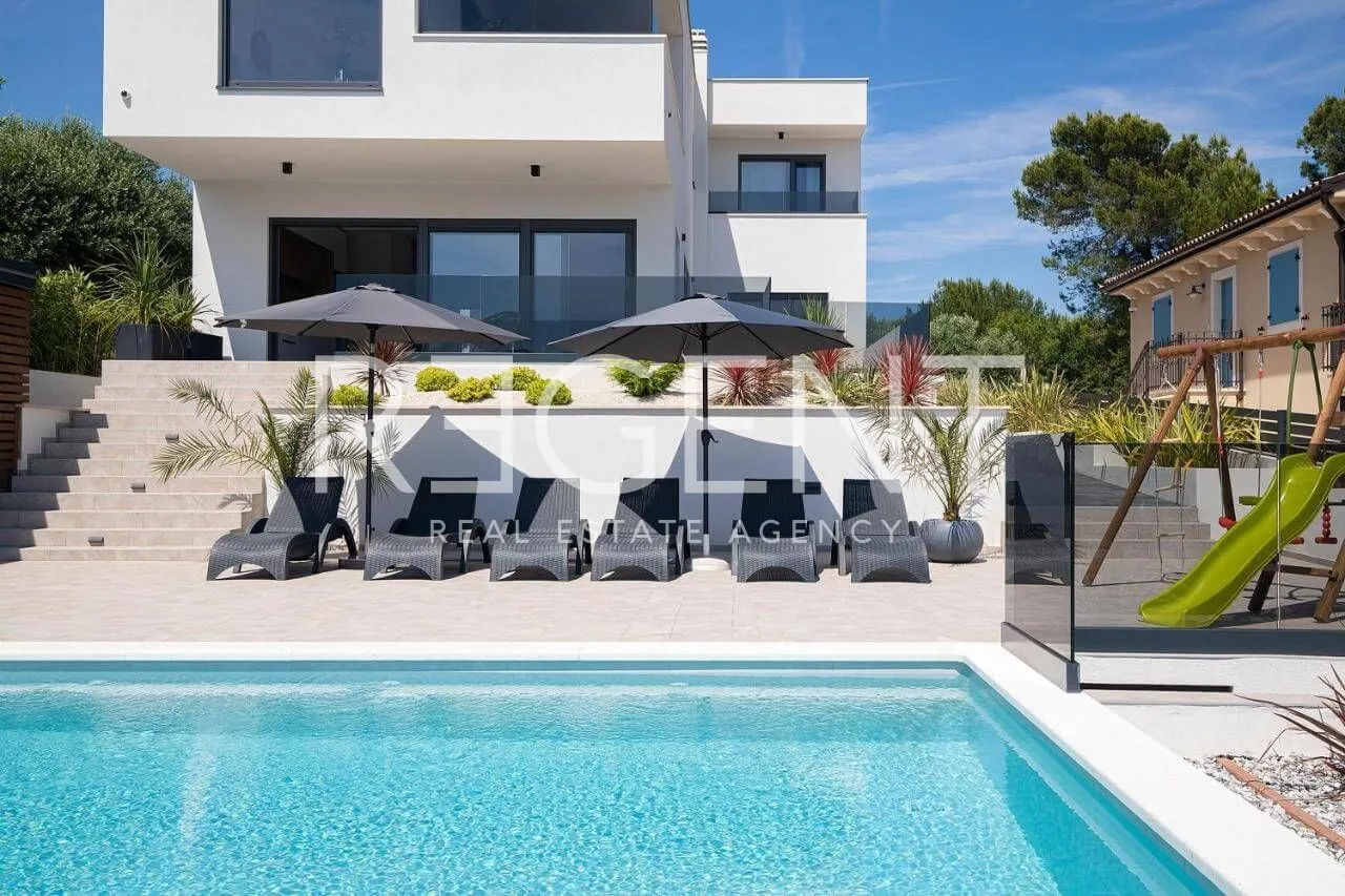 istra, medulin - prekrasna villa s wellnessom nkp 190 m2 nadomak mora - slika 4