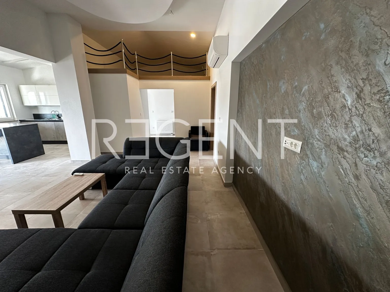 split, podstrana - kuća sa tri stambene jedinice i pogledom na more 340m2 - slika 8
