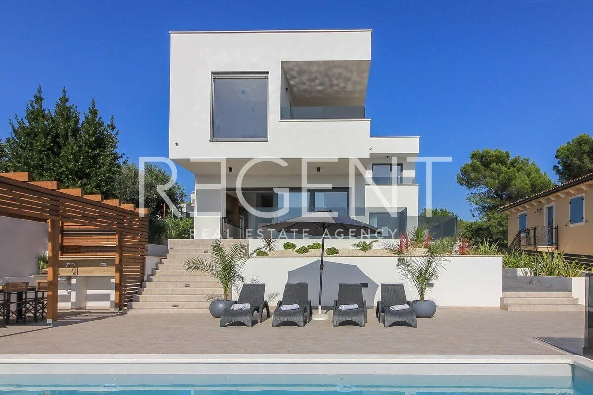 istra, medulin - prekrasna villa s wellnessom nkp 190 m2 nadomak mora - slika 5