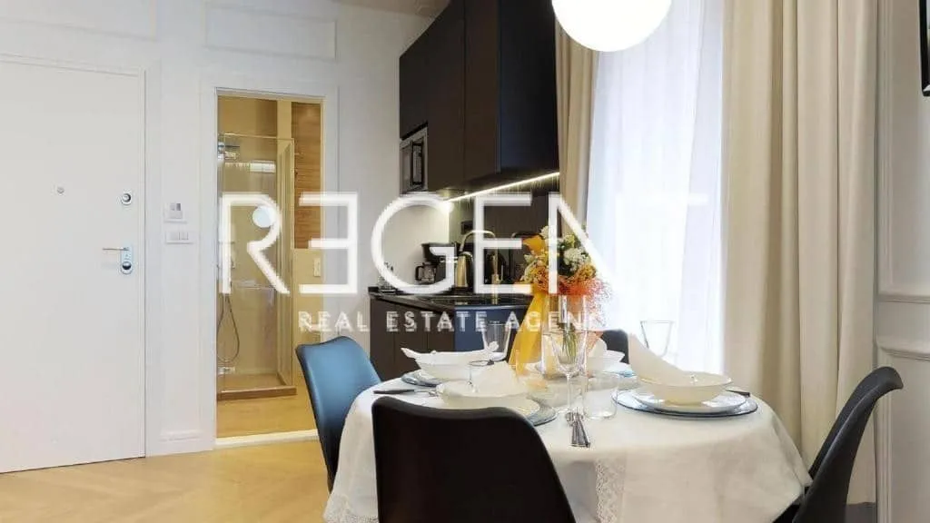 split, centar - dioklecijanova palača dva studio apartmana 65 m2 - slika 8