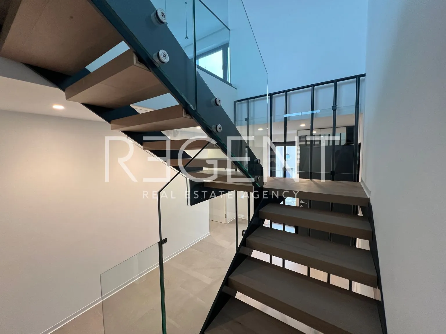 zagreb, pantovčak – luksuzni četverosoban penthouse 131m2 najam - slika 8