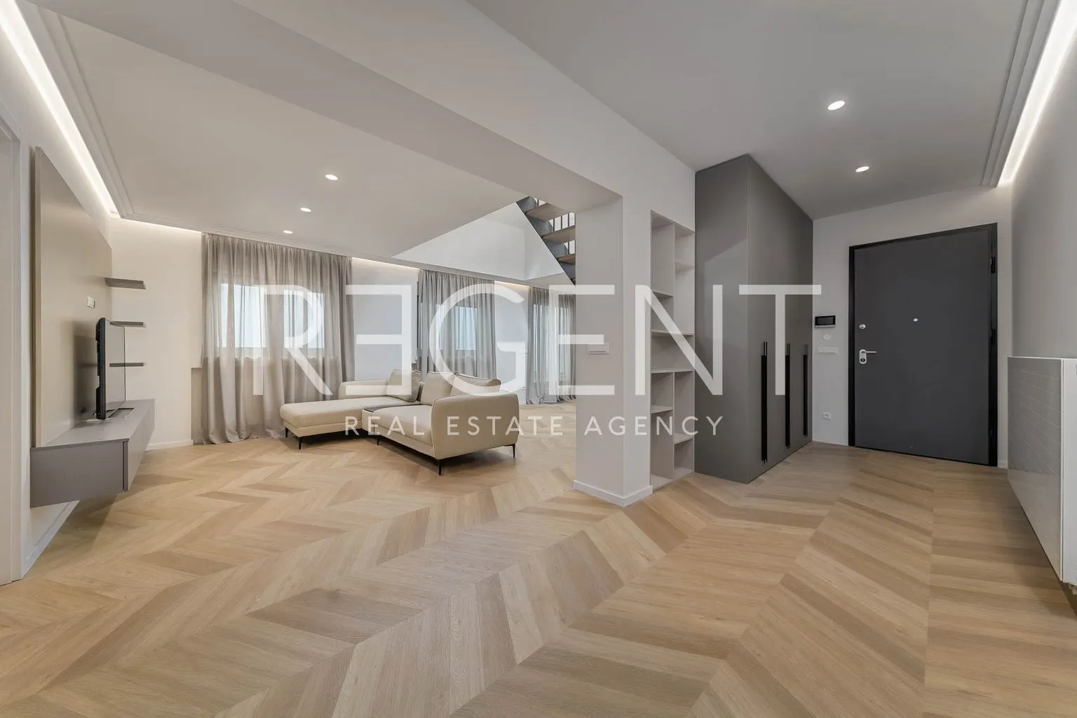Zagreb, Centar – Luksuzan dvoetažan penthouse 150 m²