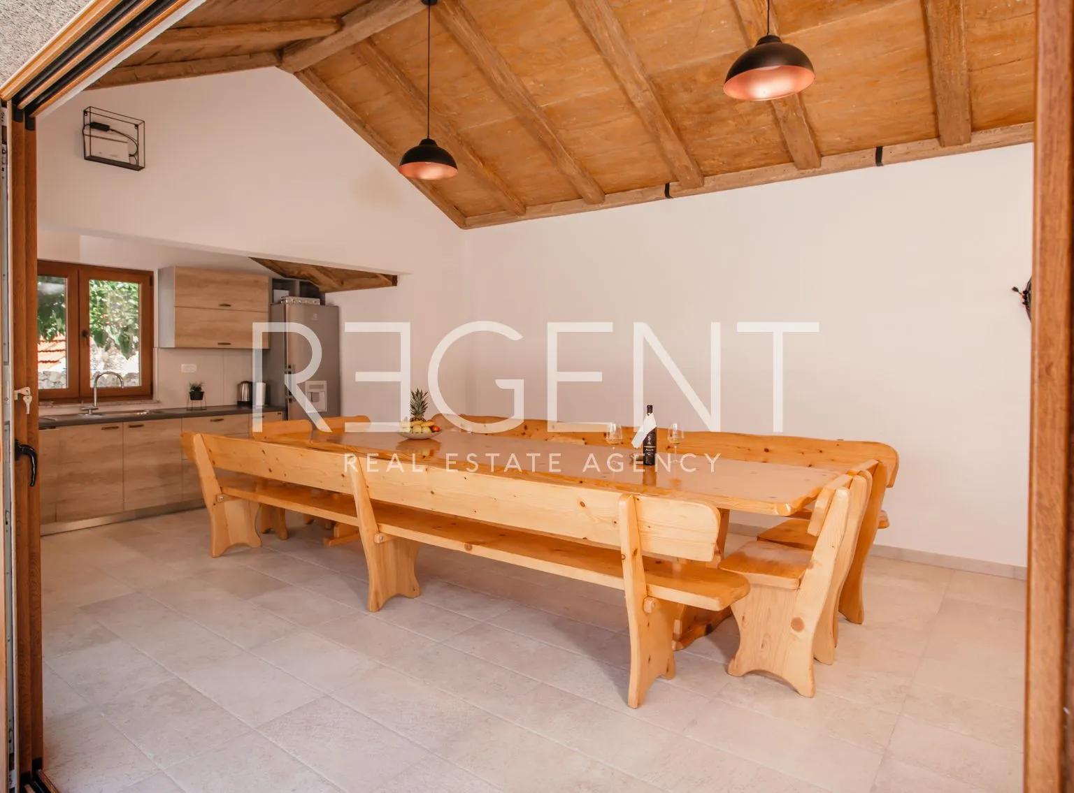 imotski, proložac - moderno uređena vila 277 m2 na parceli 1360 m2 u mirnom okruženju - slika 11