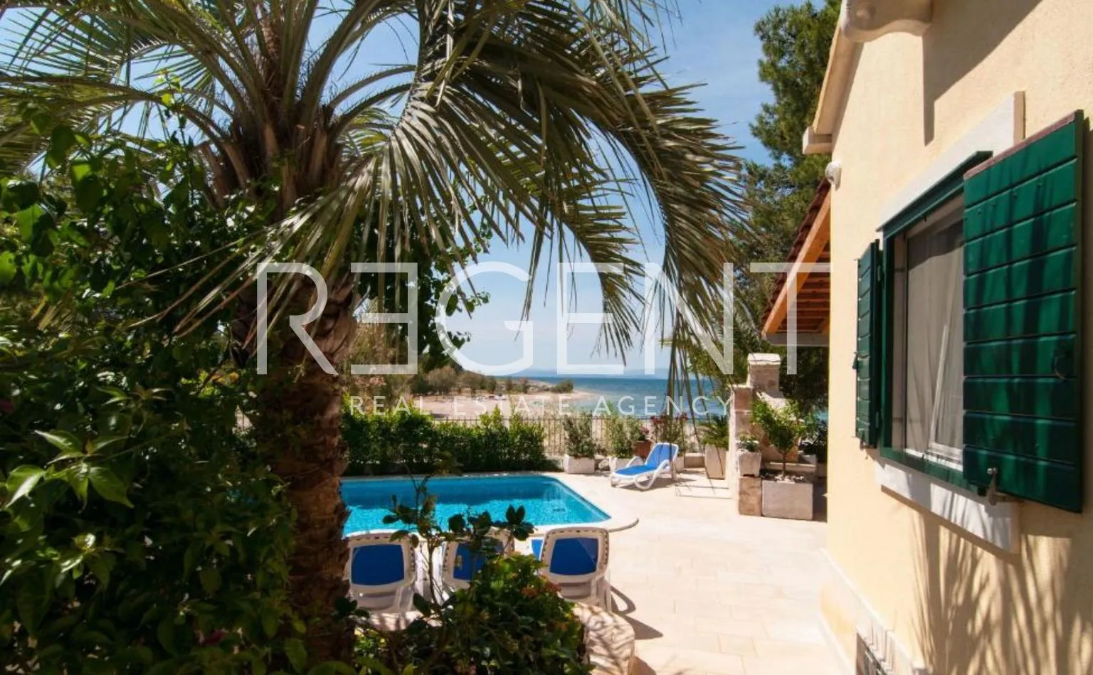 brač, mirca - vila s bazenom prvi red uz more - slika 4
