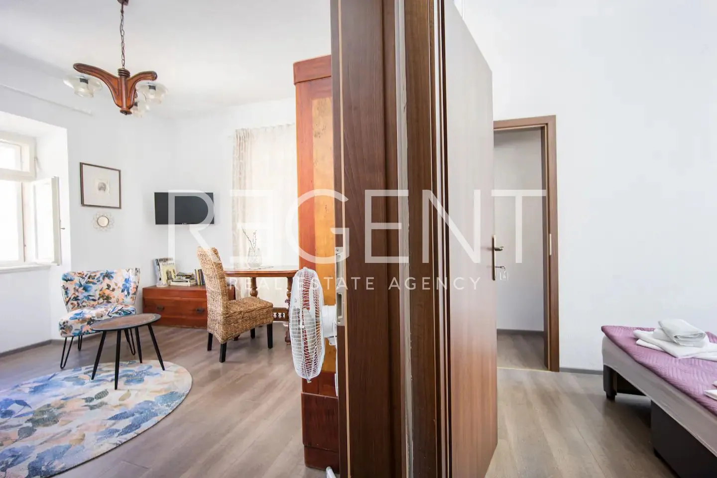 trogir, centar- kamena kuća 174 m2 - slika 10