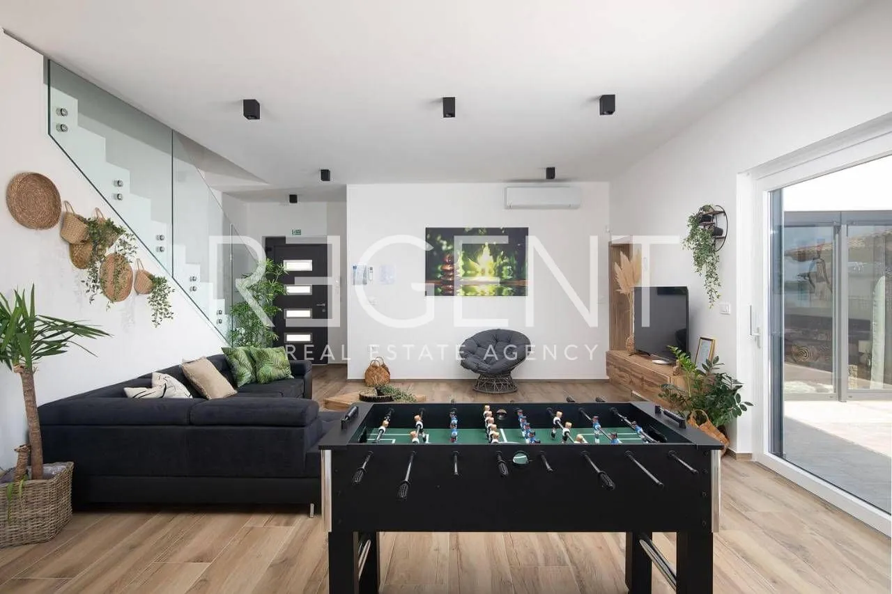 istra, medulin - prekrasna villa s wellnessom nkp 190 m2 nadomak mora - slika 7