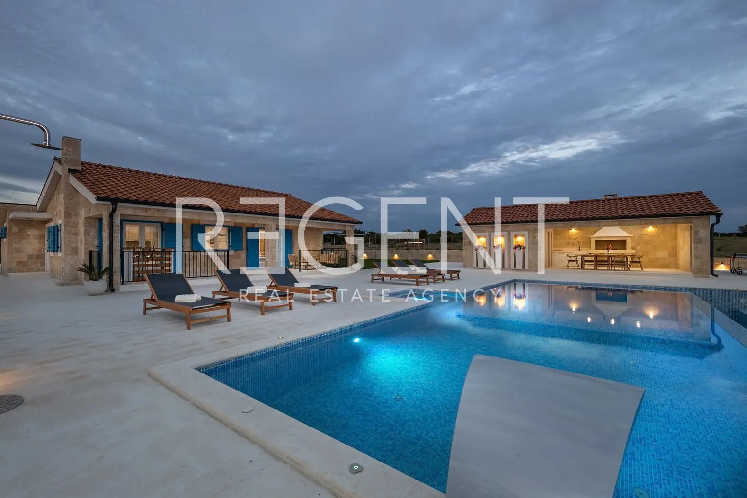Zadar, Sv. Filip i Jakov - Rustikalna vila na zemljištu od 30.000 m² - Sveti Filip i Jakov
