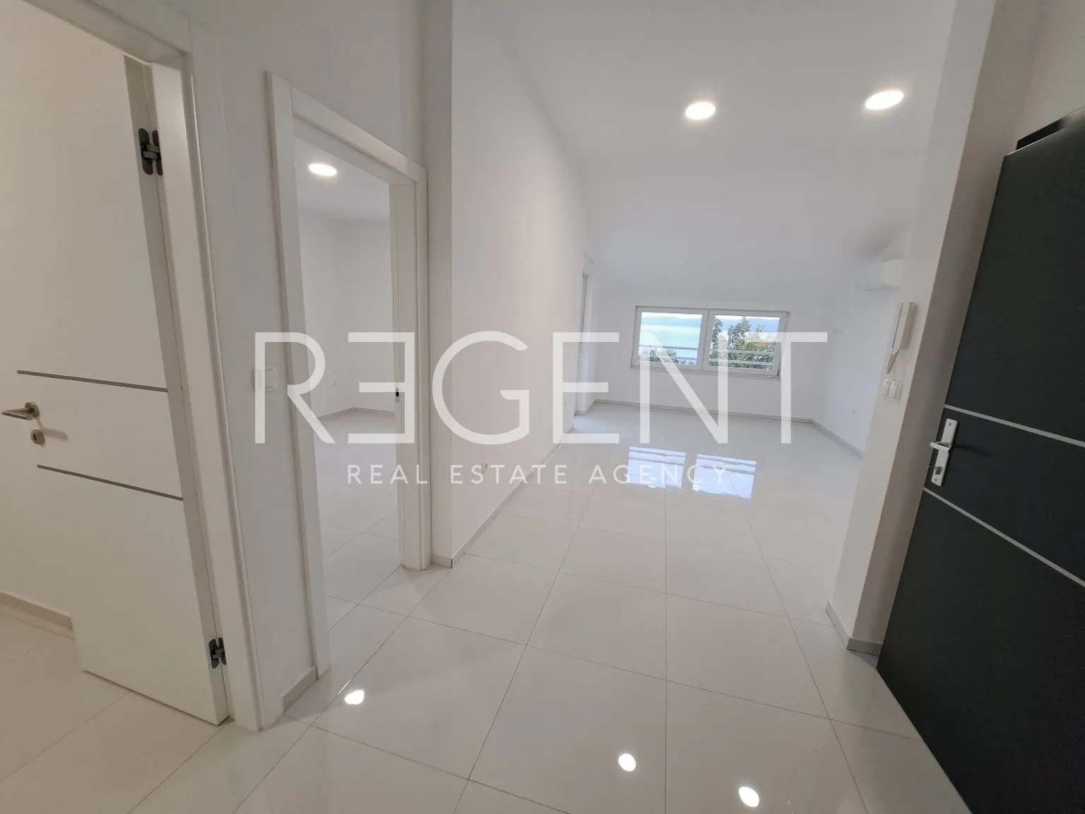crikvenica - trosoban stan 52 m2 novogradnja - slika 3