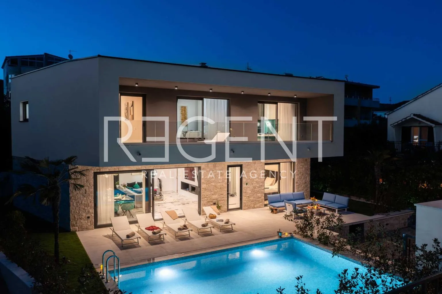 rogoznica – luksuzna vila 200 m2 uz more - slika 48