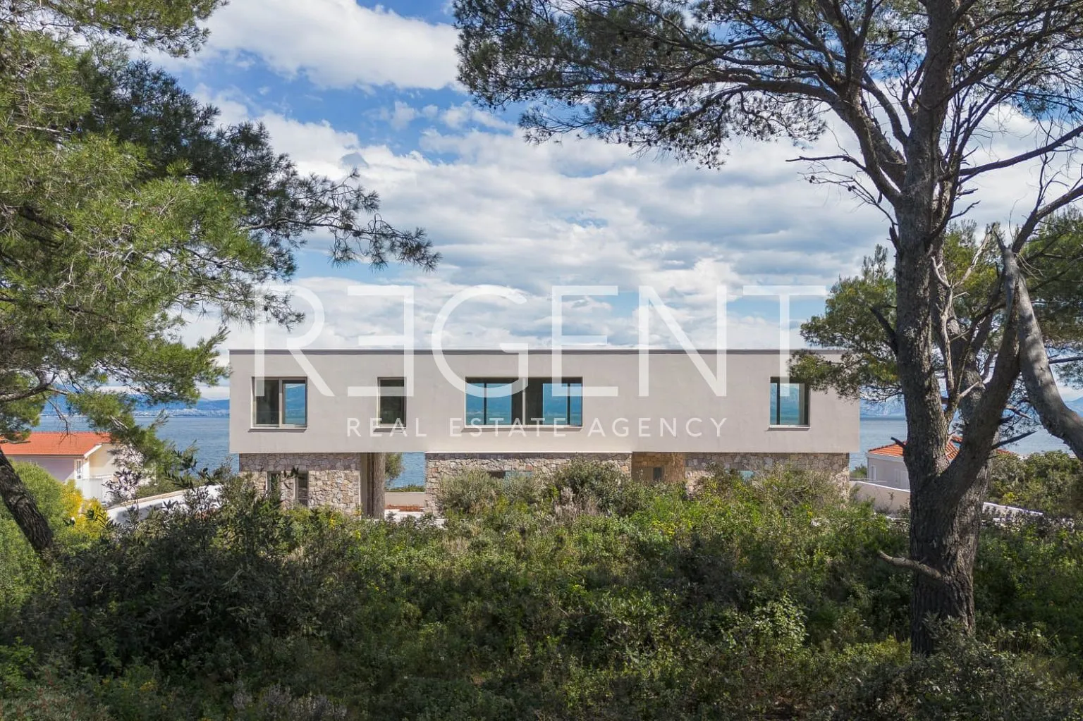 šolta - moderna vila s bazenom - slika 7