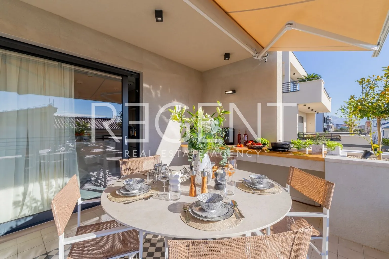 split, kaštel lukšić - luksuzni penthouse 110 m2 s terasom - slika 12