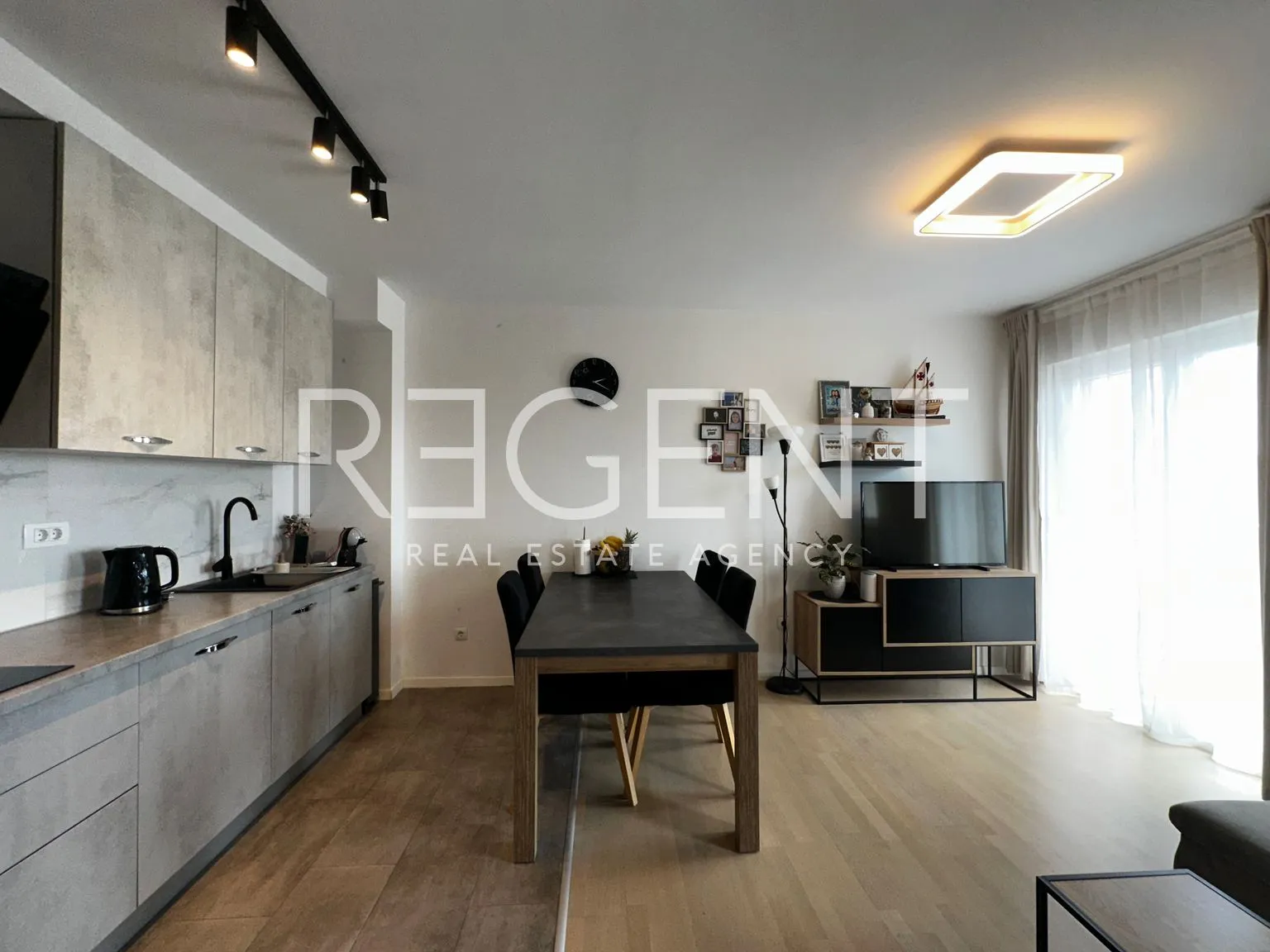 kila, split- dvosoban stan 51 m2 s balkonom - slika 7
