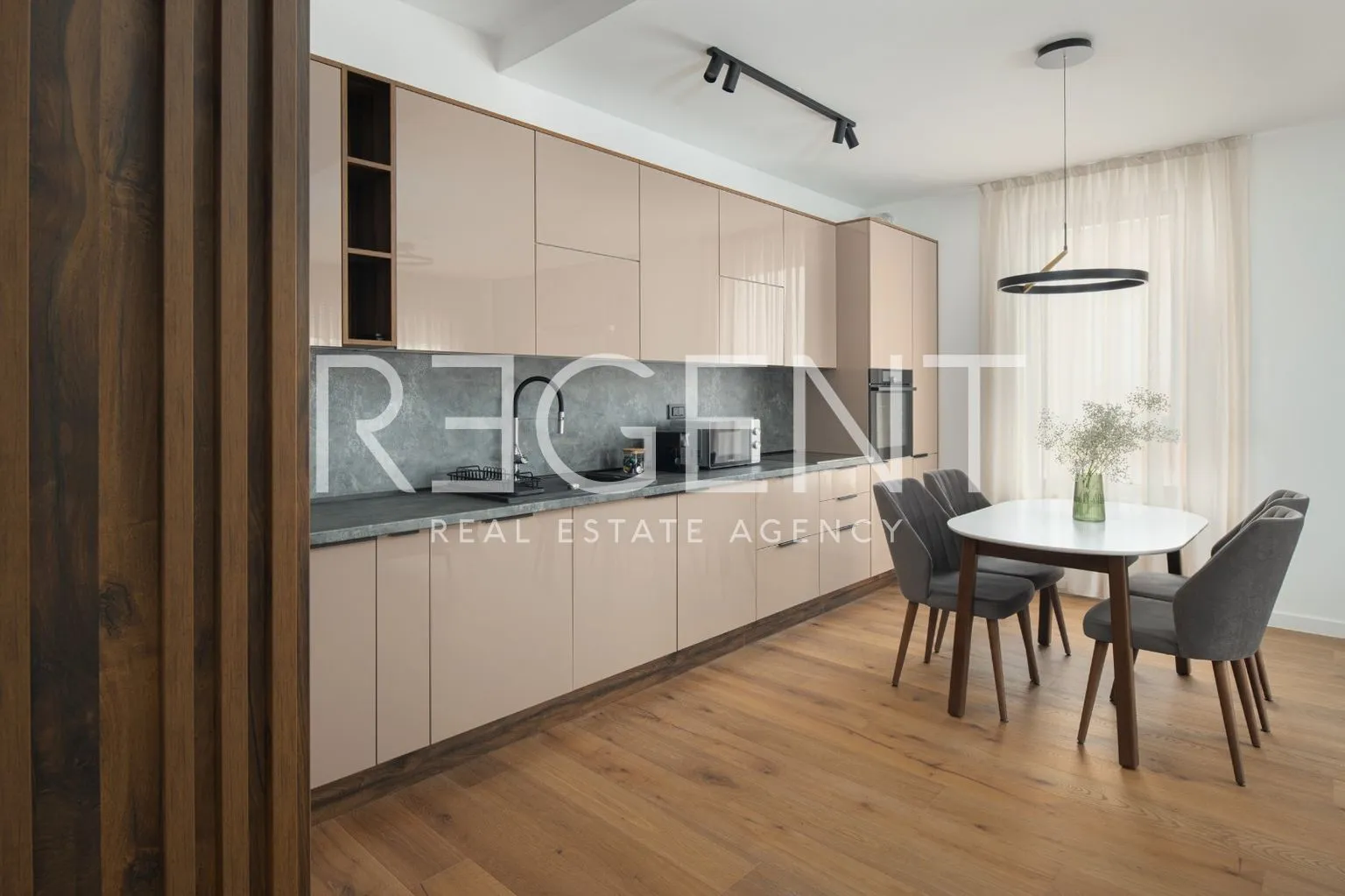 zagreb, trnje – elegantan trosoban apartman s balkonom - slika 3